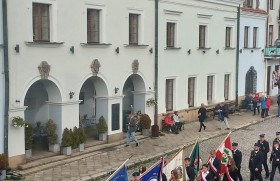 Zdjęcie dla aktualności: Koszczyc na uroczystościach 104. rocznicy odzyskania niepodległości Polski.