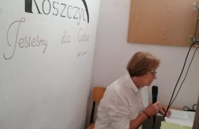 Zdjęcie dla aktualności: Dzień głośnego czytania w Koszczycu.